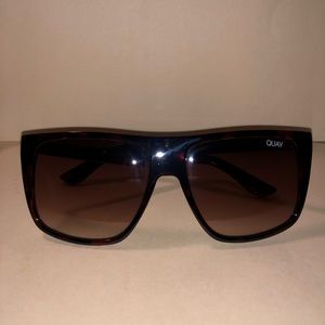 NWOT QUAY Incognito Sunglasses